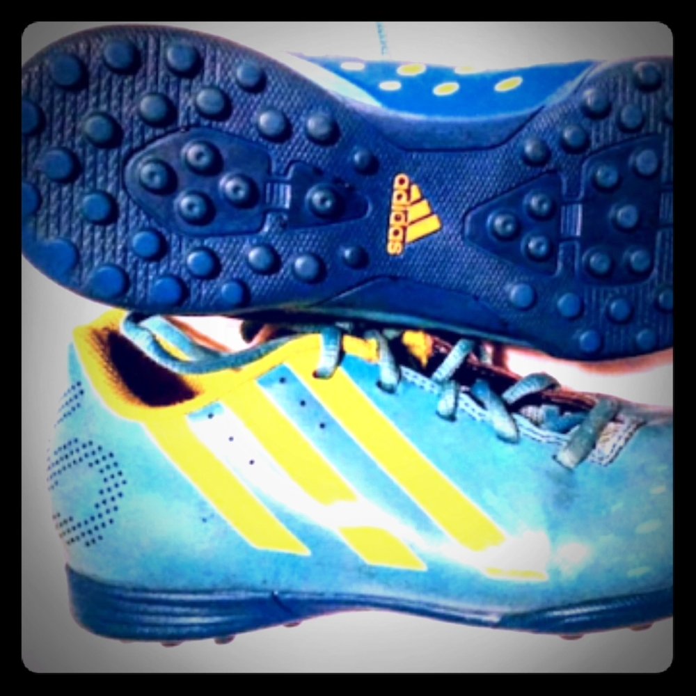 EUC Adidas Cleats